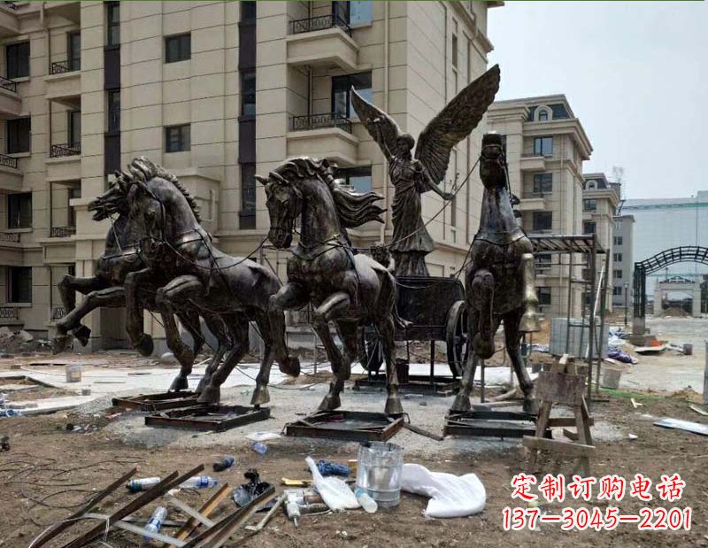 贵阳阿波罗战车小区景观铜雕