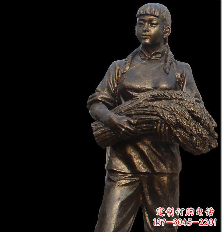 贵阳“农耕抒情”女子铜雕