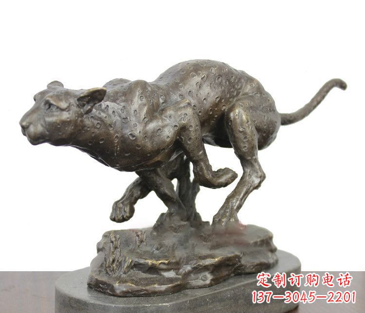 贵阳豹子动物铜雕