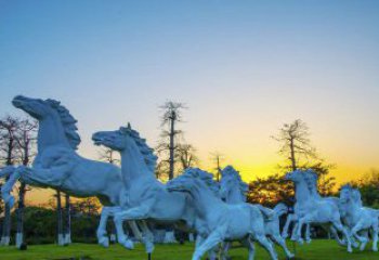 贵阳新颖活力的马群雕塑奔跑的马