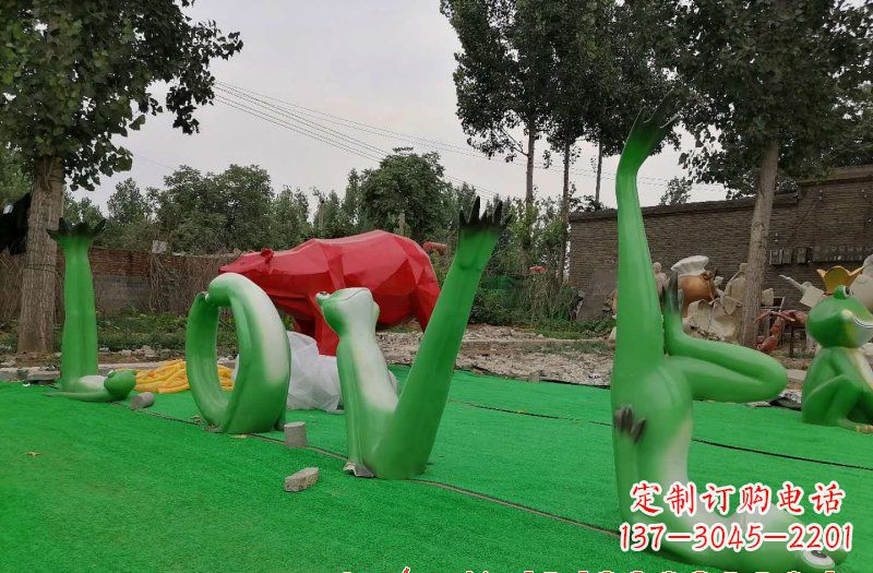 贵阳新颖可爱的玻璃钢青蛙雕塑