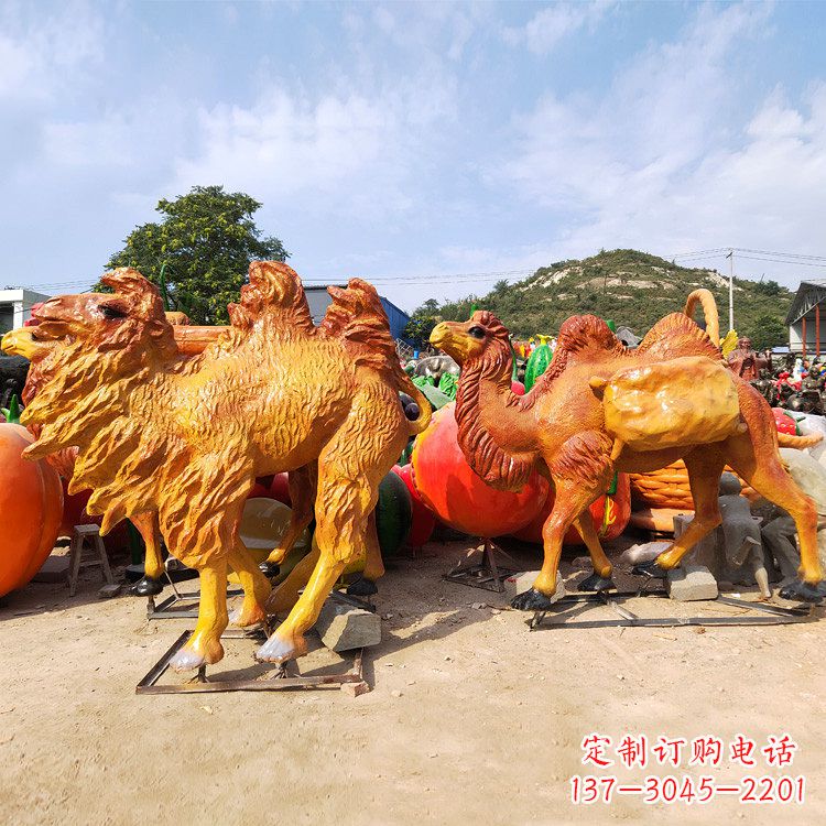 贵阳玻璃钢彩绘仿真骆驼雕塑