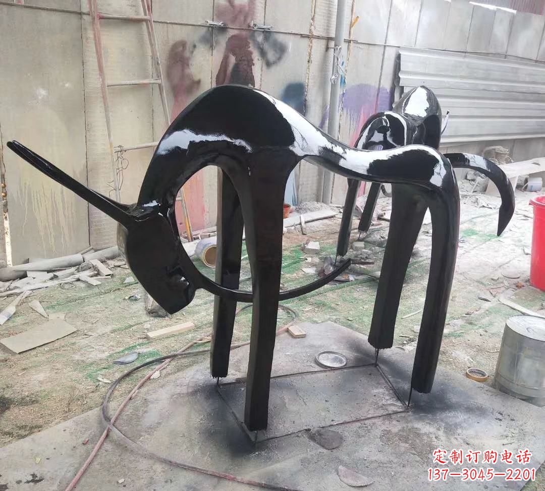 贵阳玻璃钢抽象小鹿雕塑别墅庭院景观摆件