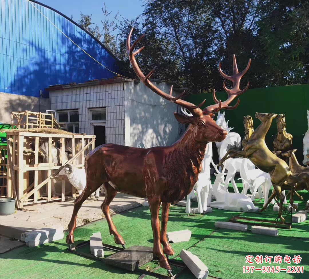 贵阳玻璃钢仿铜公园动物麋鹿雕塑