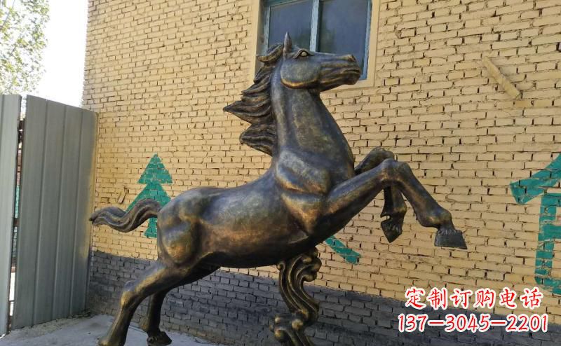 贵阳马雕塑玻璃钢仿铜创作的艺术