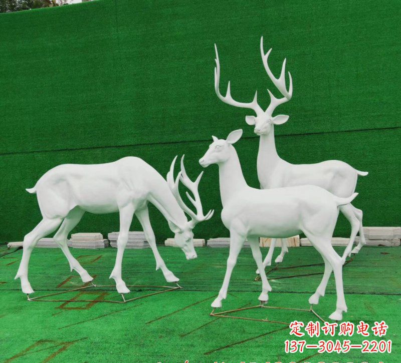 贵阳玻璃钢仿真鹿群雕塑