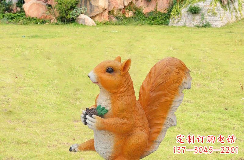 贵阳玻璃钢制作的松鼠雕塑