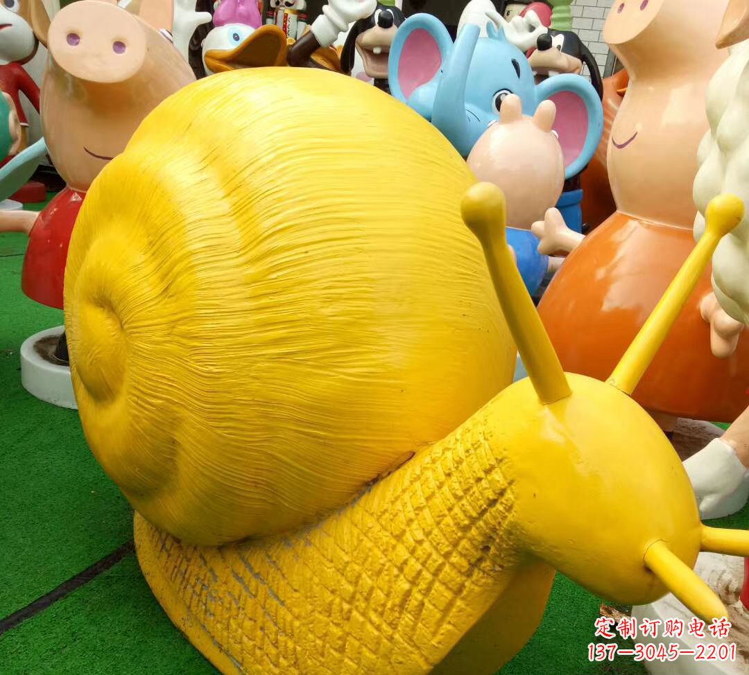 贵阳玻璃钢制蜗牛雕塑——精致美观的公园景观