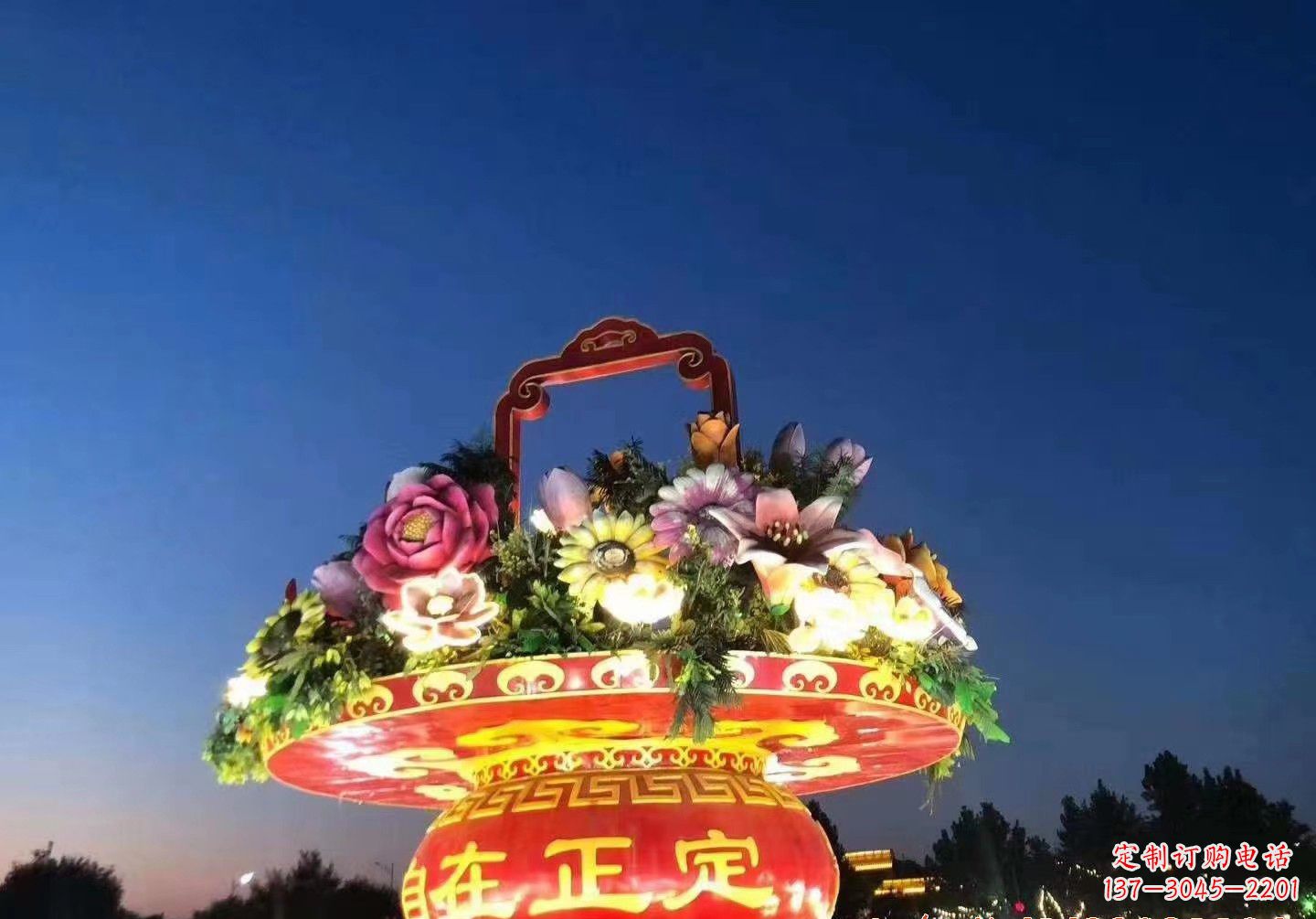 贵阳玻璃钢花篮景观雕塑让美景永恒