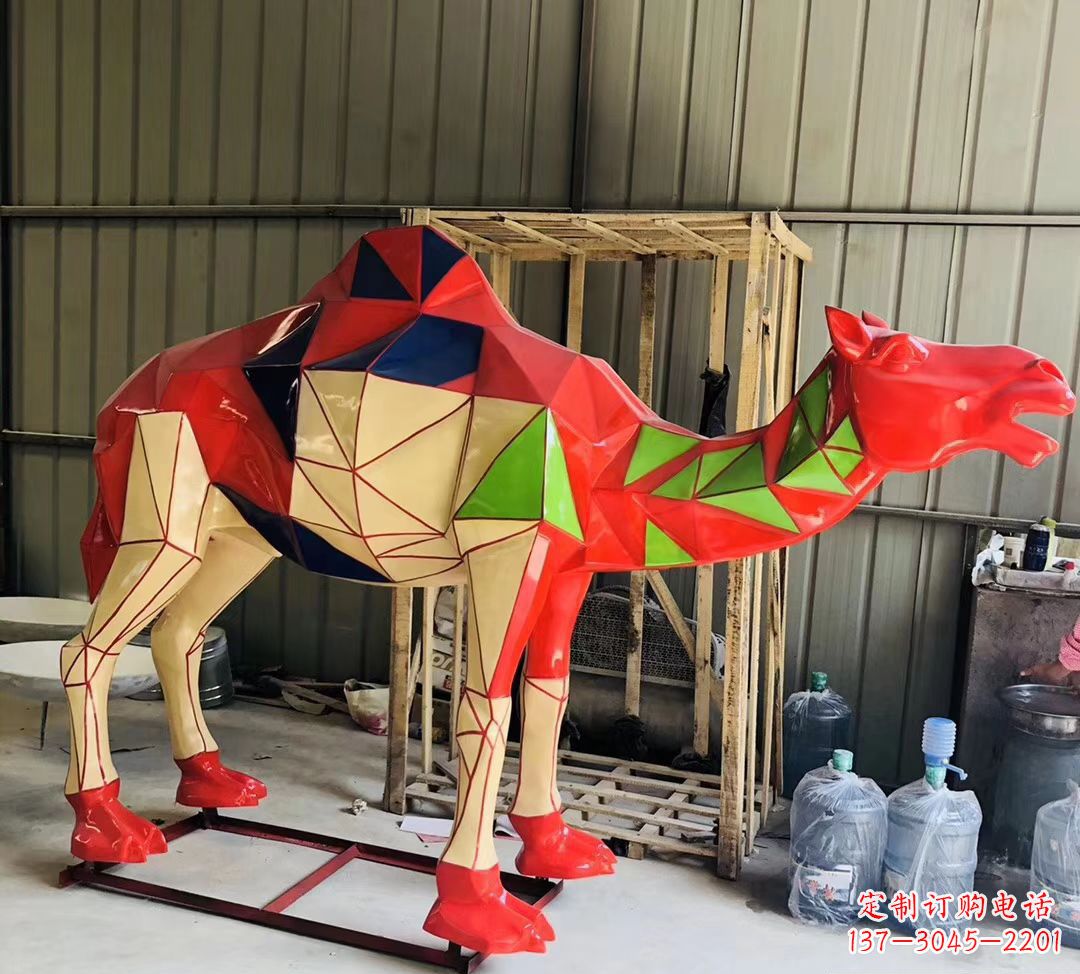 贵阳玻璃钢骆驼雕塑