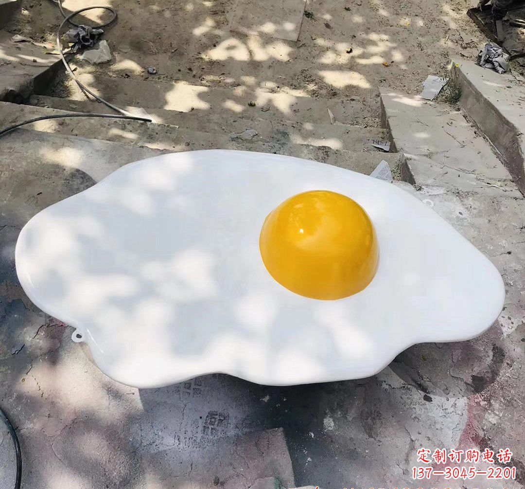 贵阳玻璃钢摊鸡蛋景观雕塑
