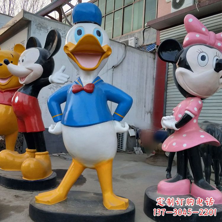 贵阳玻璃钢唐老鸭和米老鼠卡通雕塑