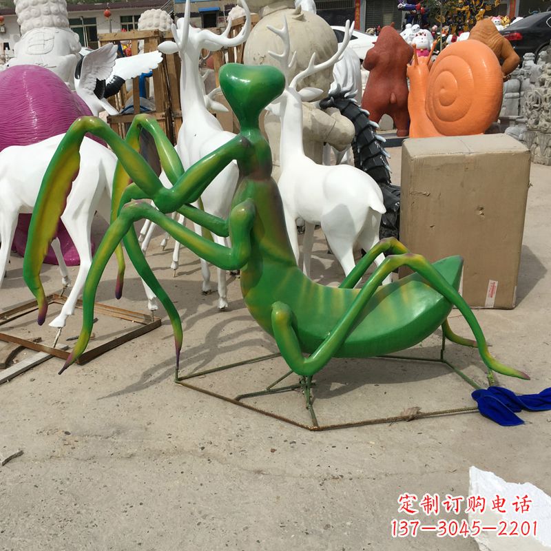 贵阳玻璃钢螳螂雕塑