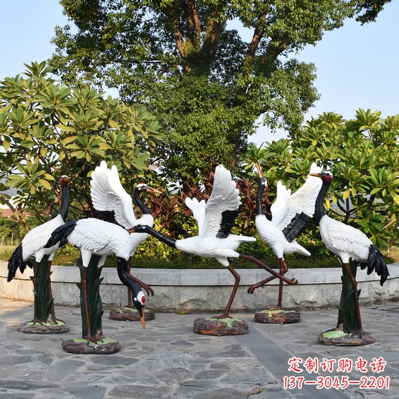 贵阳仙鹤雕塑——玻璃钢的精美之作