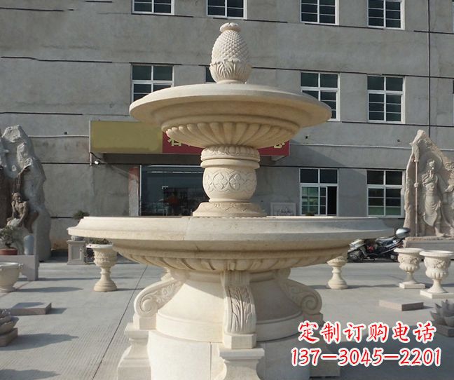 贵阳菠萝雕塑点缀小区景观的精美艺术品