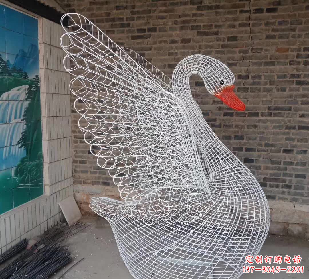 贵阳不锈钢别墅镂空天鹅雕塑