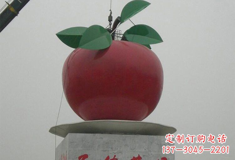 贵阳不锈钢城市大型苹果雕塑象征着城市繁荣