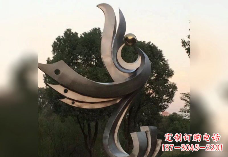 贵阳不锈钢凤凰雕塑象征着活力与美丽