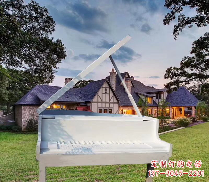 贵阳钢琴雕塑——点缀广场景观