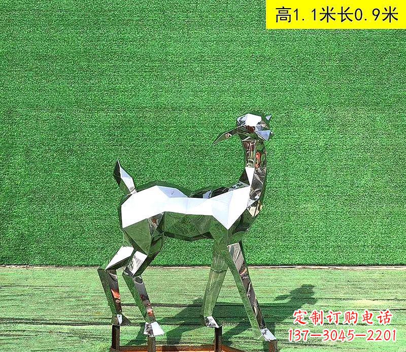 贵阳不锈钢小鹿雕塑精致而可爱
