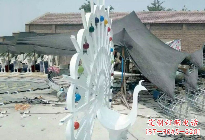 贵阳不锈钢孔雀雕塑精美绝伦