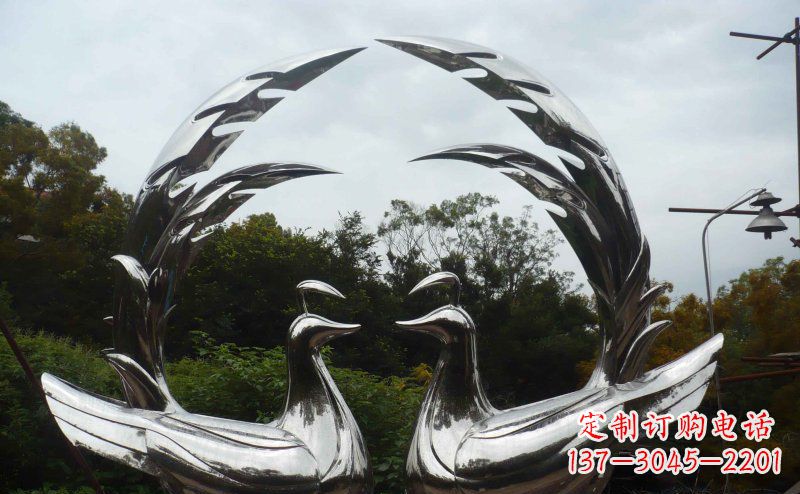 贵阳不锈钢制作的孔雀雕塑