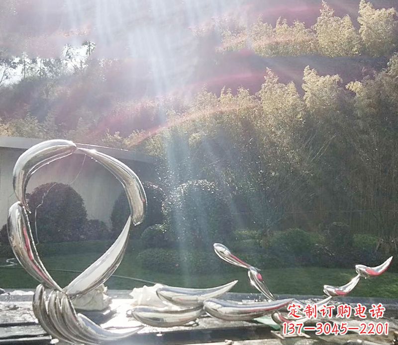 贵阳不锈钢鲤鱼雕塑——寓意美好的象征
