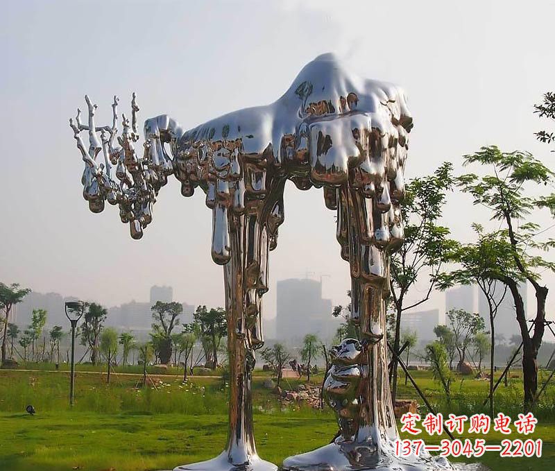 贵阳拱门雕塑以不锈钢点缀精美的艺术品