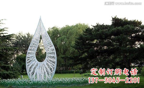 贵阳流动的美丽——不锈钢水滴雕塑