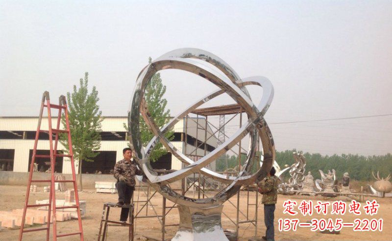 贵阳不锈钢抽象圆环雕塑。