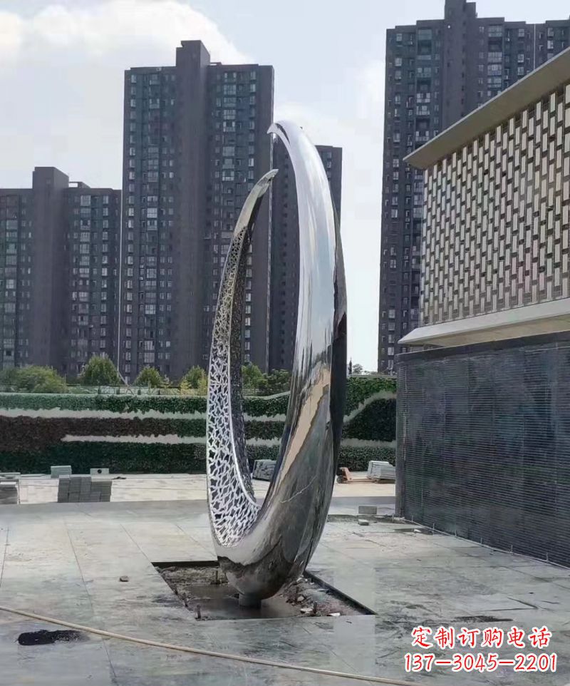 贵阳精美不锈钢月亮雕塑