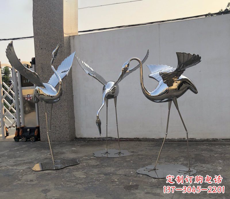 贵阳不锈钢锻造的丹顶鹤雕塑