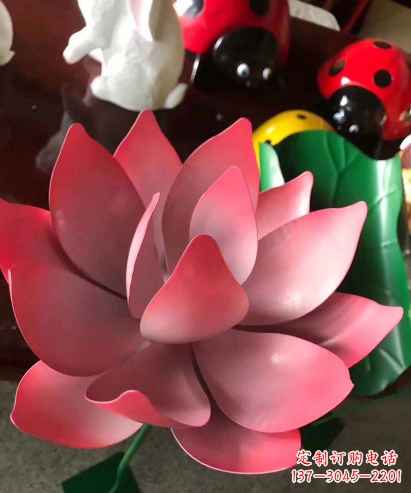 贵阳不锈钢荷花雕塑古典之美永恒不变