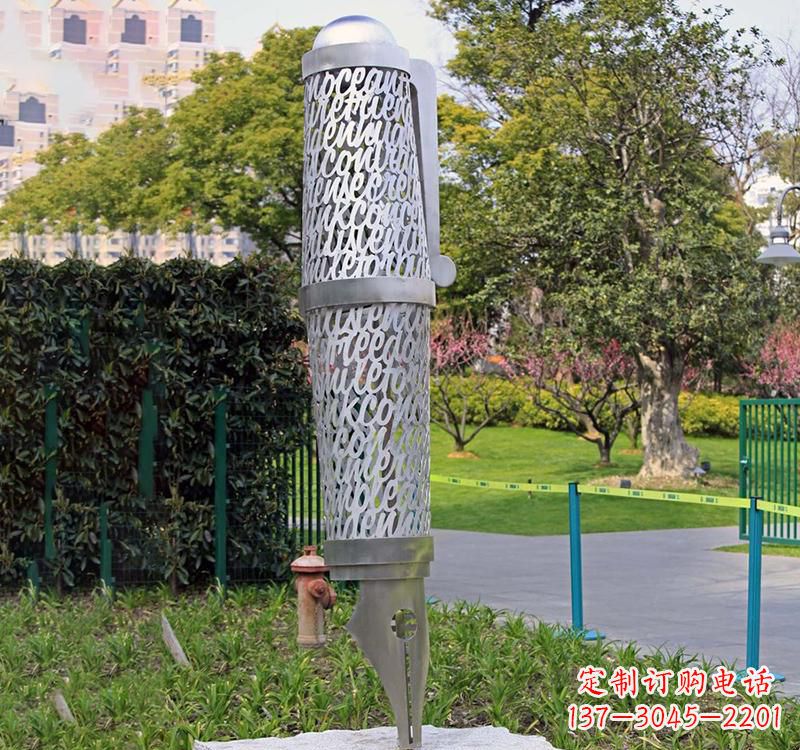 贵阳精致不锈钢钢笔雕塑