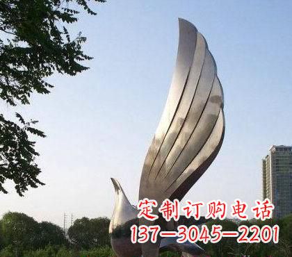 贵阳不锈钢鸽子雕塑美丽的象征