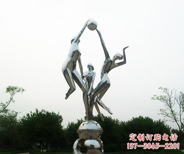 贵阳不锈钢公园打排球的女孩雕塑