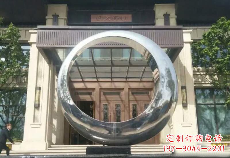贵阳不锈钢公园圆环雕塑精致美观的艺术品