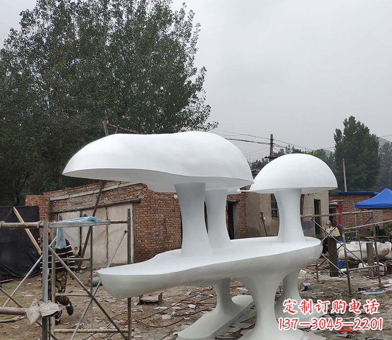 贵阳不锈钢公园蘑菇云朵雕塑
