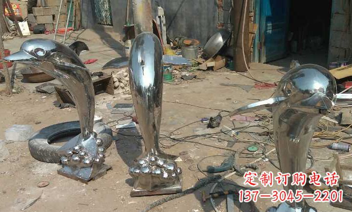 贵阳不锈钢公园小海豚景观雕塑