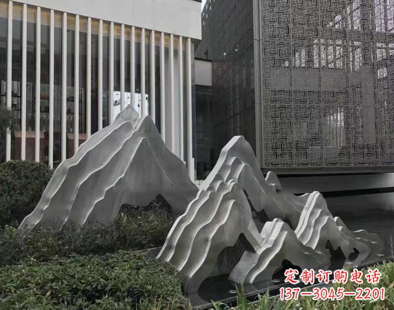 贵阳不锈钢公园小区精美的假山雕塑