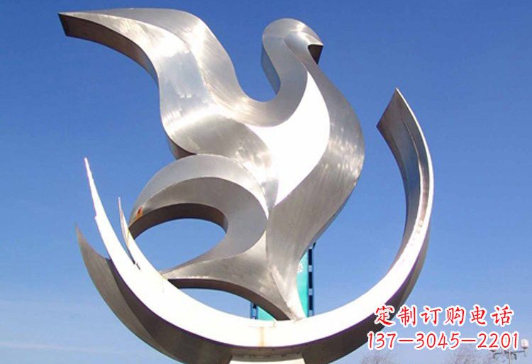贵阳不锈钢鸽子雕塑美丽的象征