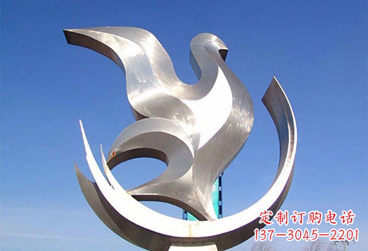 贵阳不锈钢鸽子雕塑象征着和平