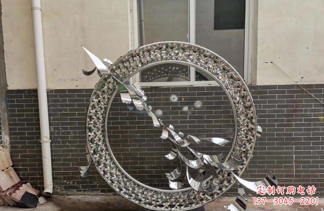贵阳“不锈钢广场飞鸽圆环雕塑”精美的艺术品