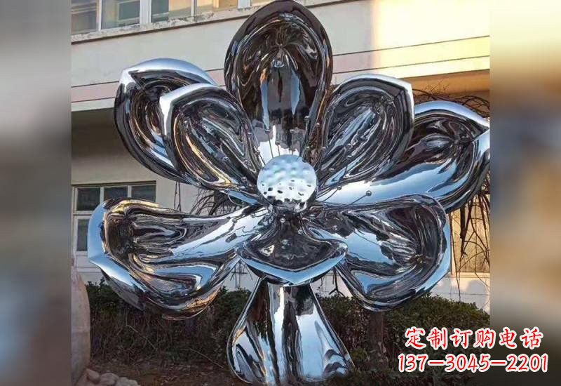 贵阳不锈钢广场镜面莲花雕塑精美外形,传承佛教文化
