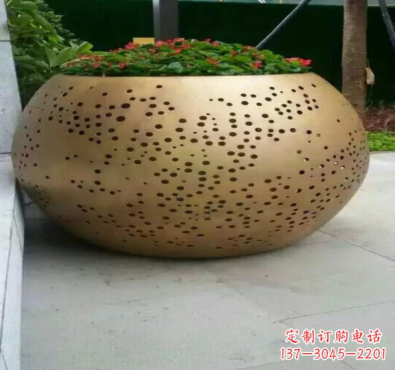 贵阳不锈钢户外花盆雕塑