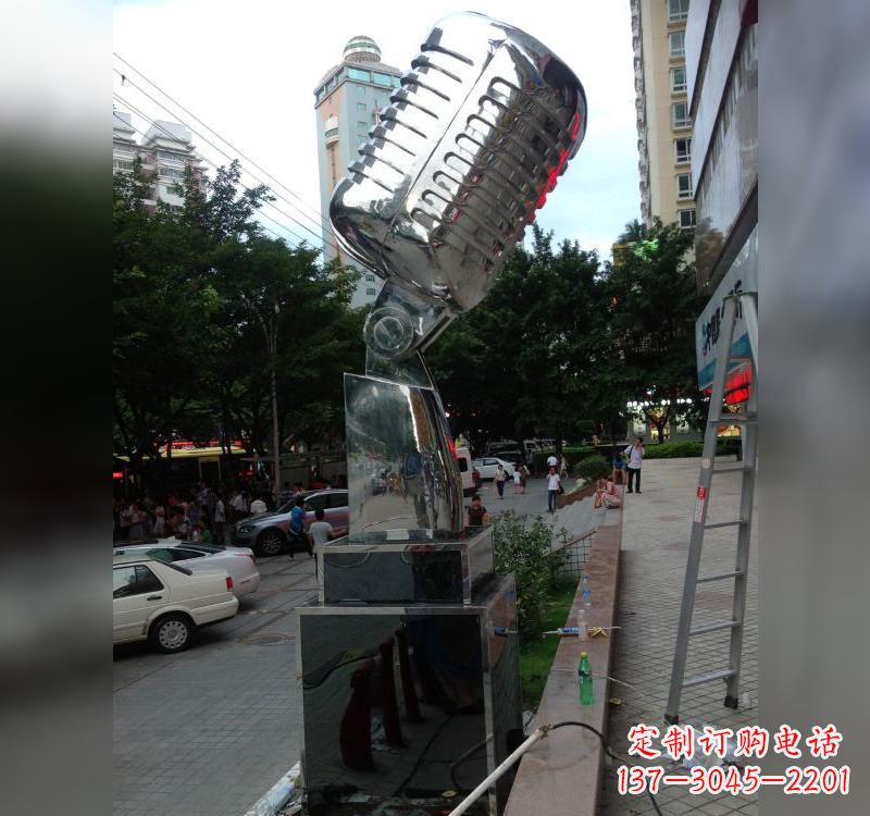 贵阳不锈钢话筒雕塑2