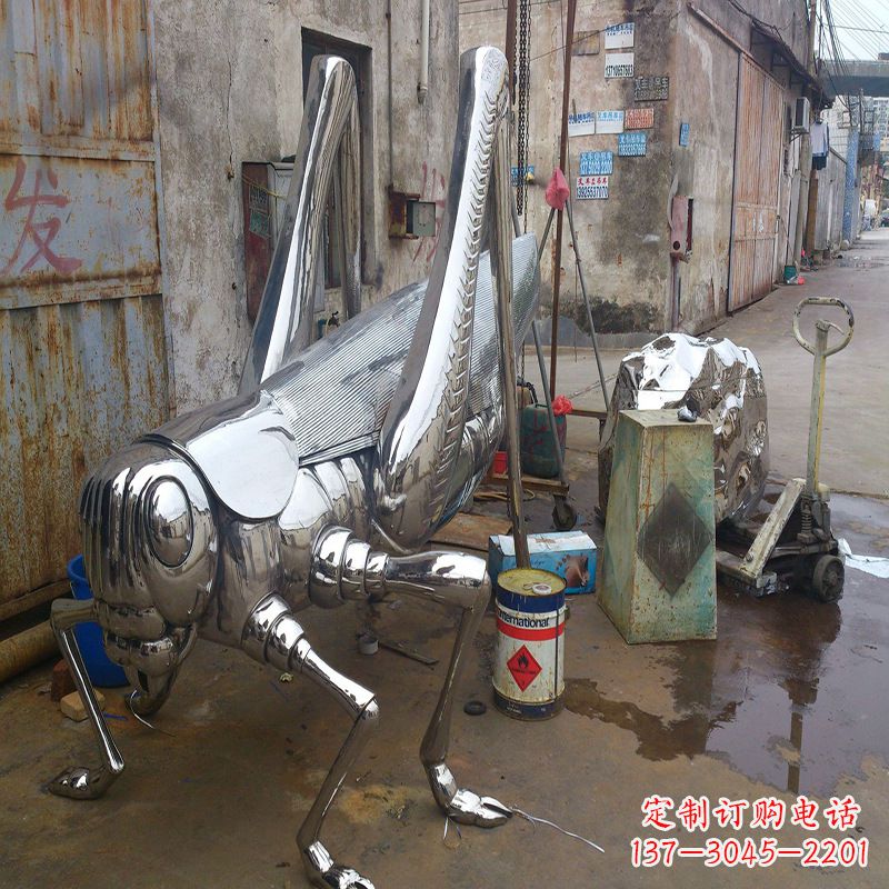 贵阳不锈钢蝗虫蚂蚱雕塑