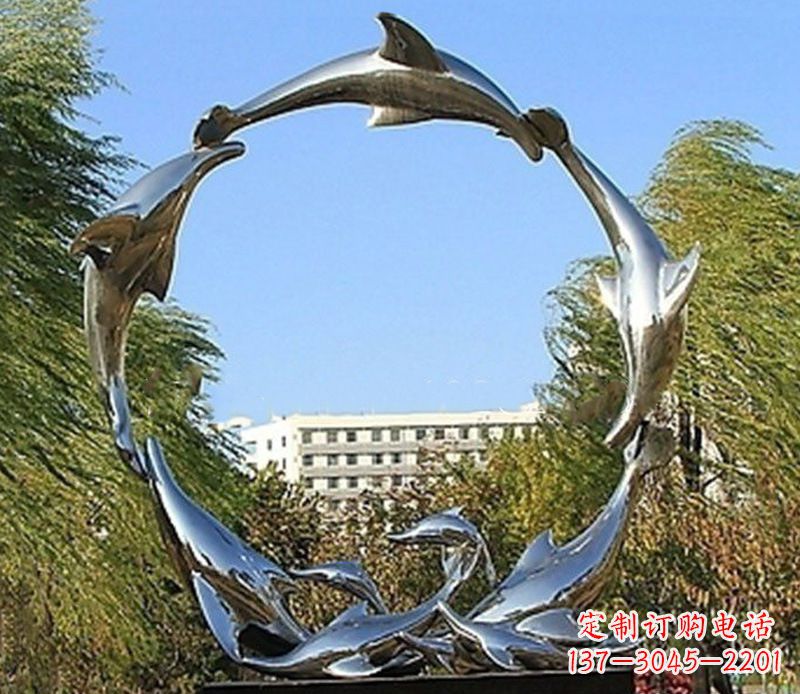 贵阳该雕塑的内容、设计理念和文化意义。