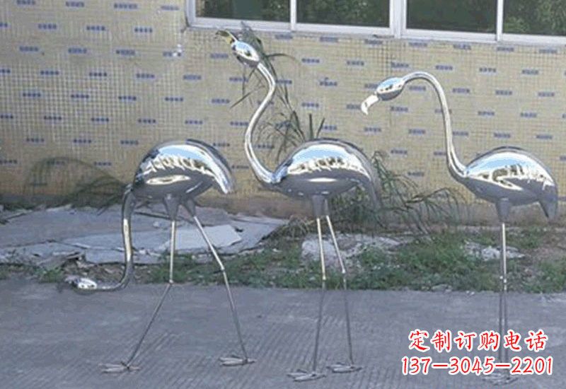 贵阳不锈钢火烈鸟雕塑给人以美好的视觉享受