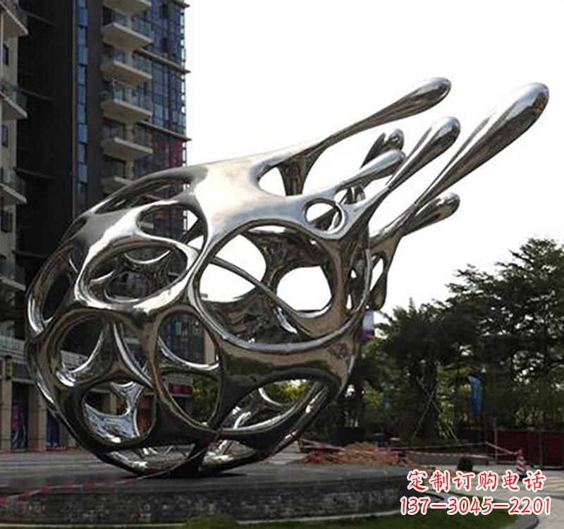 贵阳不锈钢镜面火龙果雕塑精致的艺术瑰宝